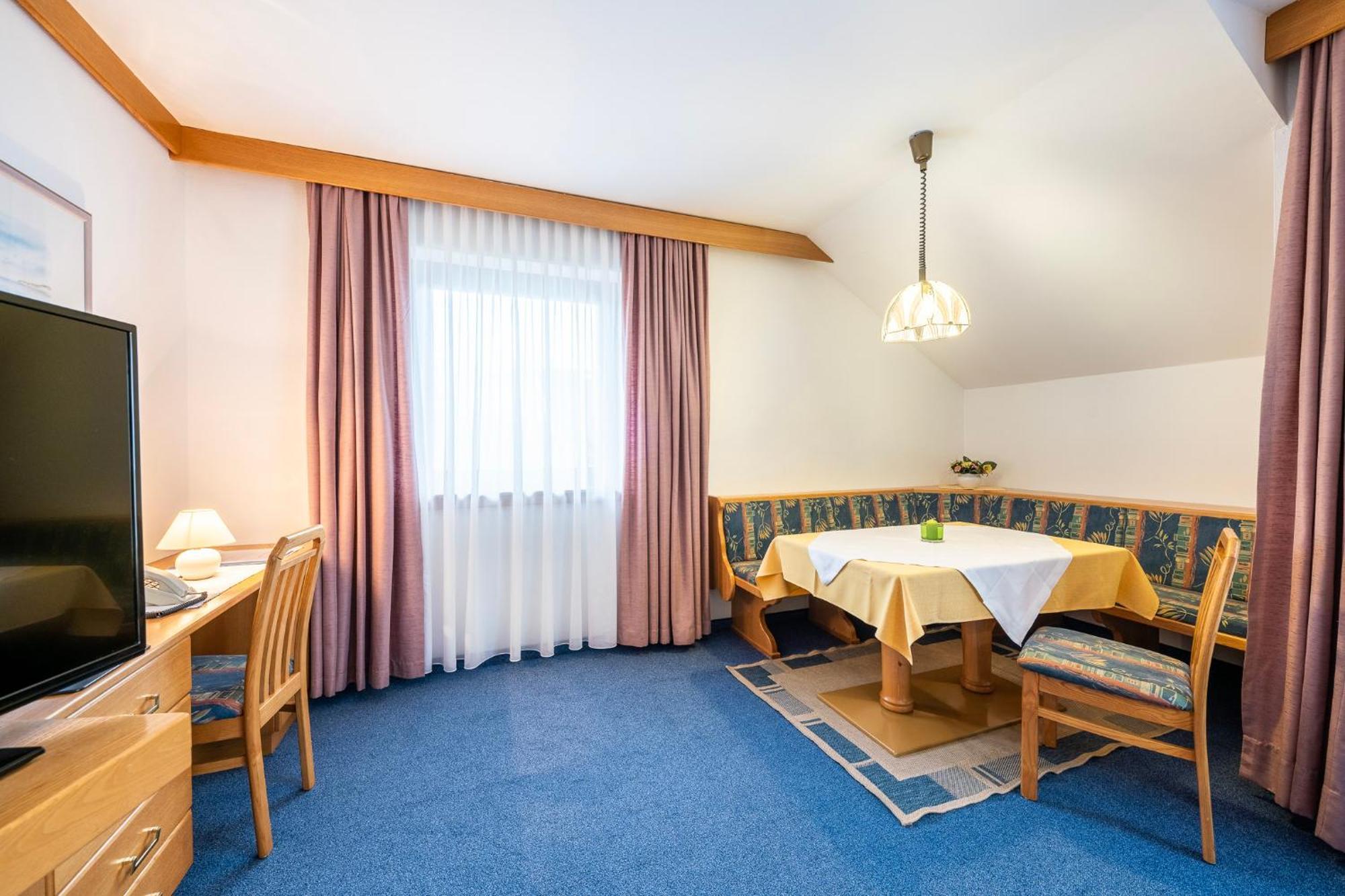 Fruehstueckspension-Appartementhaus Wasserer บาด ไคลน์เคิร์ชไฮม์ ภายนอก รูปภาพ