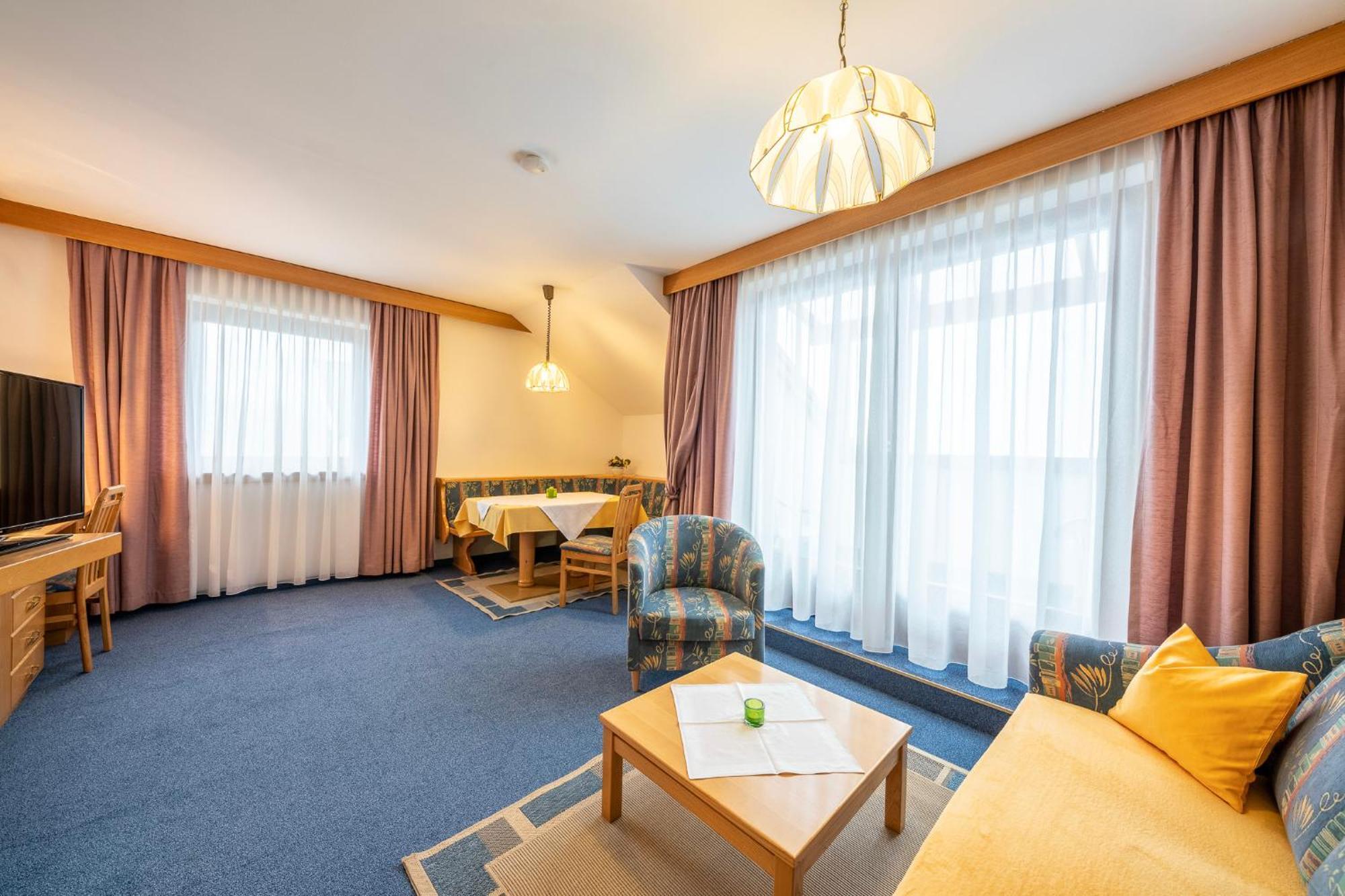 Fruehstueckspension-Appartementhaus Wasserer บาด ไคลน์เคิร์ชไฮม์ ภายนอก รูปภาพ