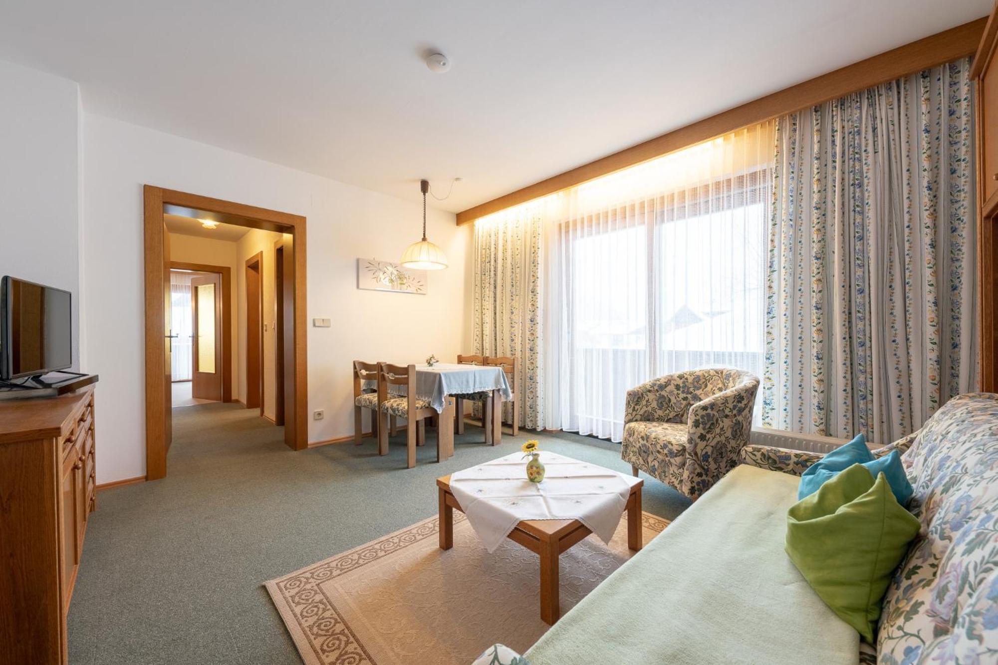 Fruehstueckspension-Appartementhaus Wasserer บาด ไคลน์เคิร์ชไฮม์ ภายนอก รูปภาพ